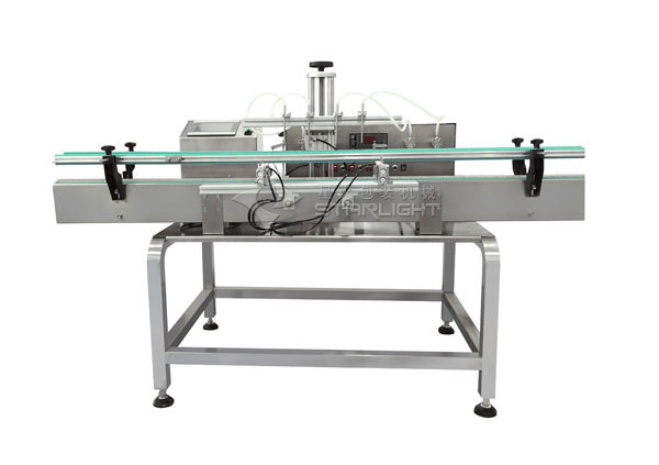 小型液體四頭磁力泵灌裝機,小瓶漱口水自動灌裝機